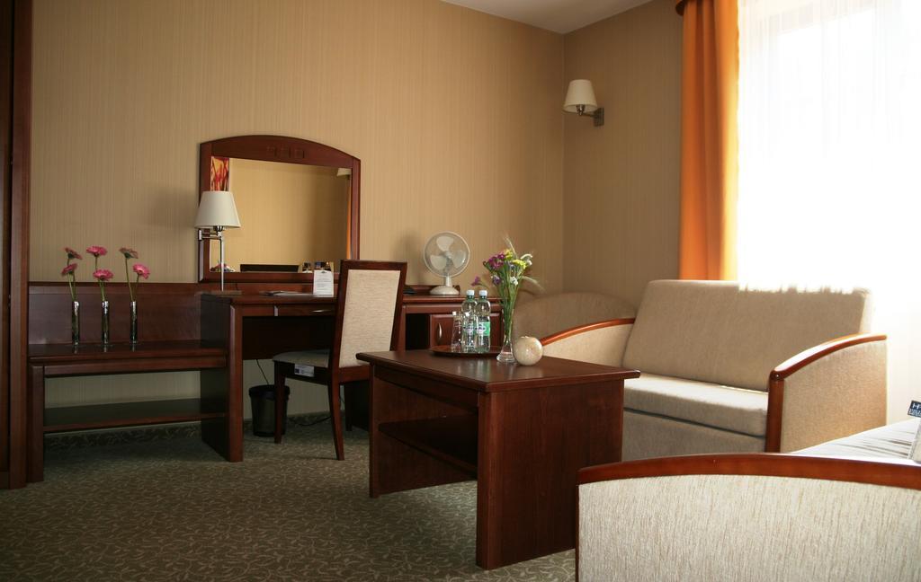 Hotel Centuria & Natural 3*