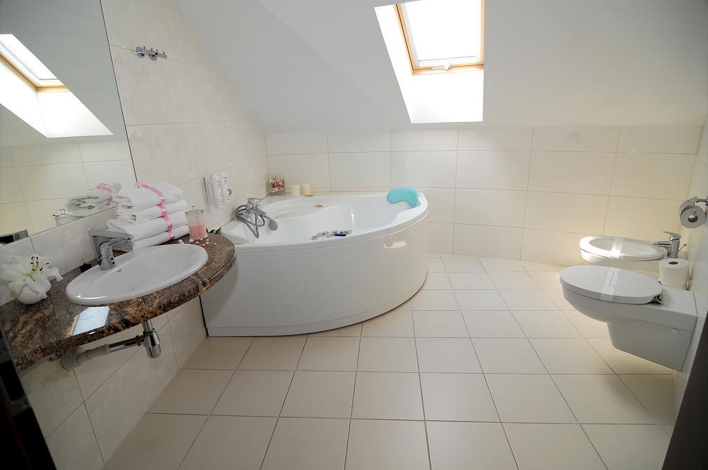 Centuria & Natural Hotel